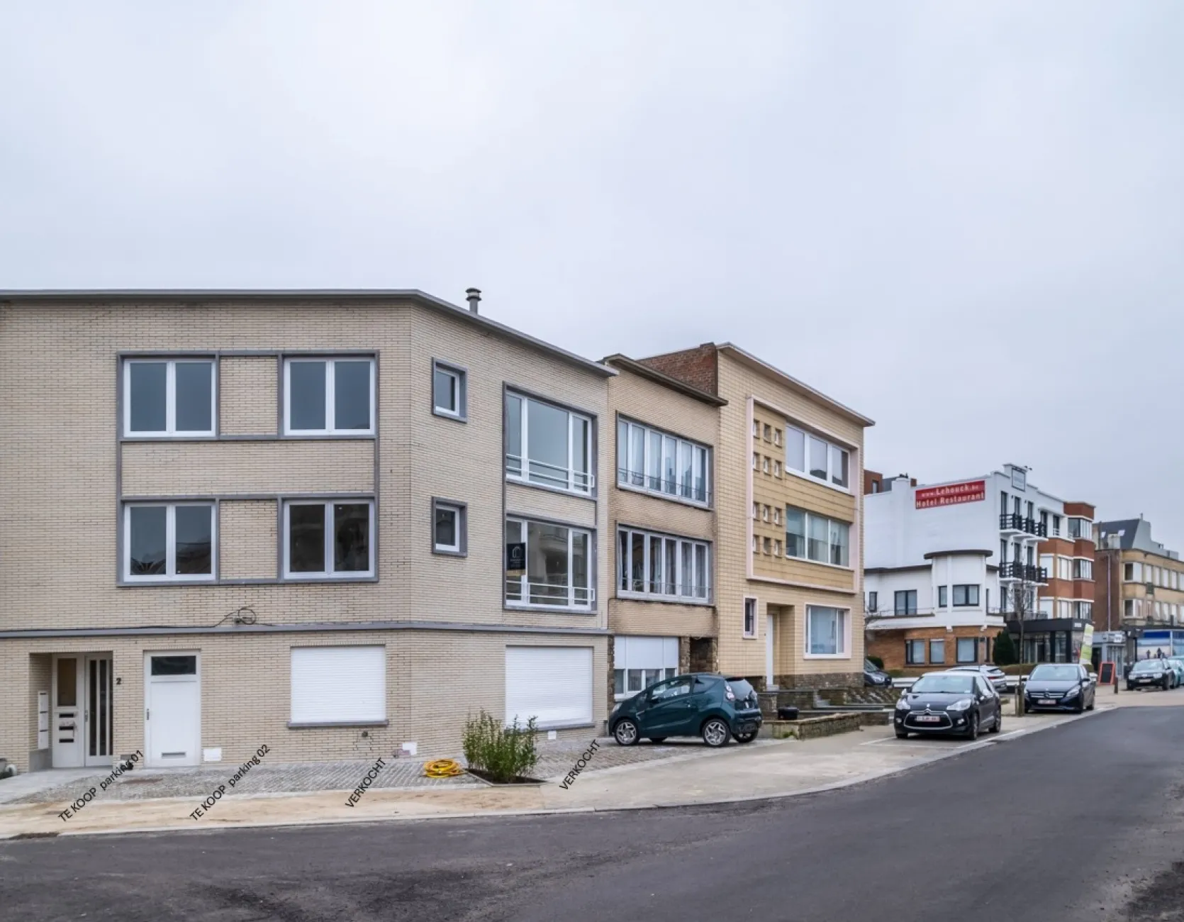 2 autostaanplaatsen te koop in het centrum